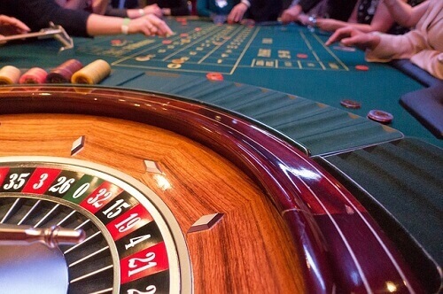 como funciona casino online
